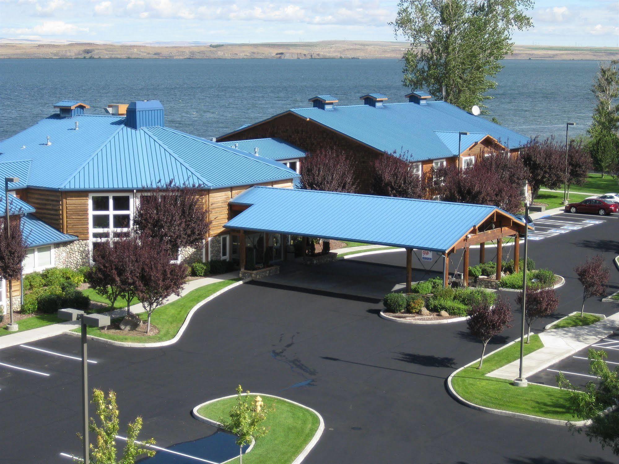 River Lodge And Cabins Boardman Exterior photo