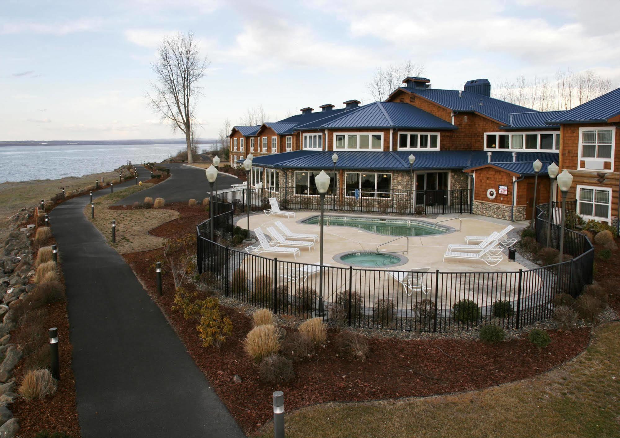 River Lodge And Cabins Boardman Exterior photo