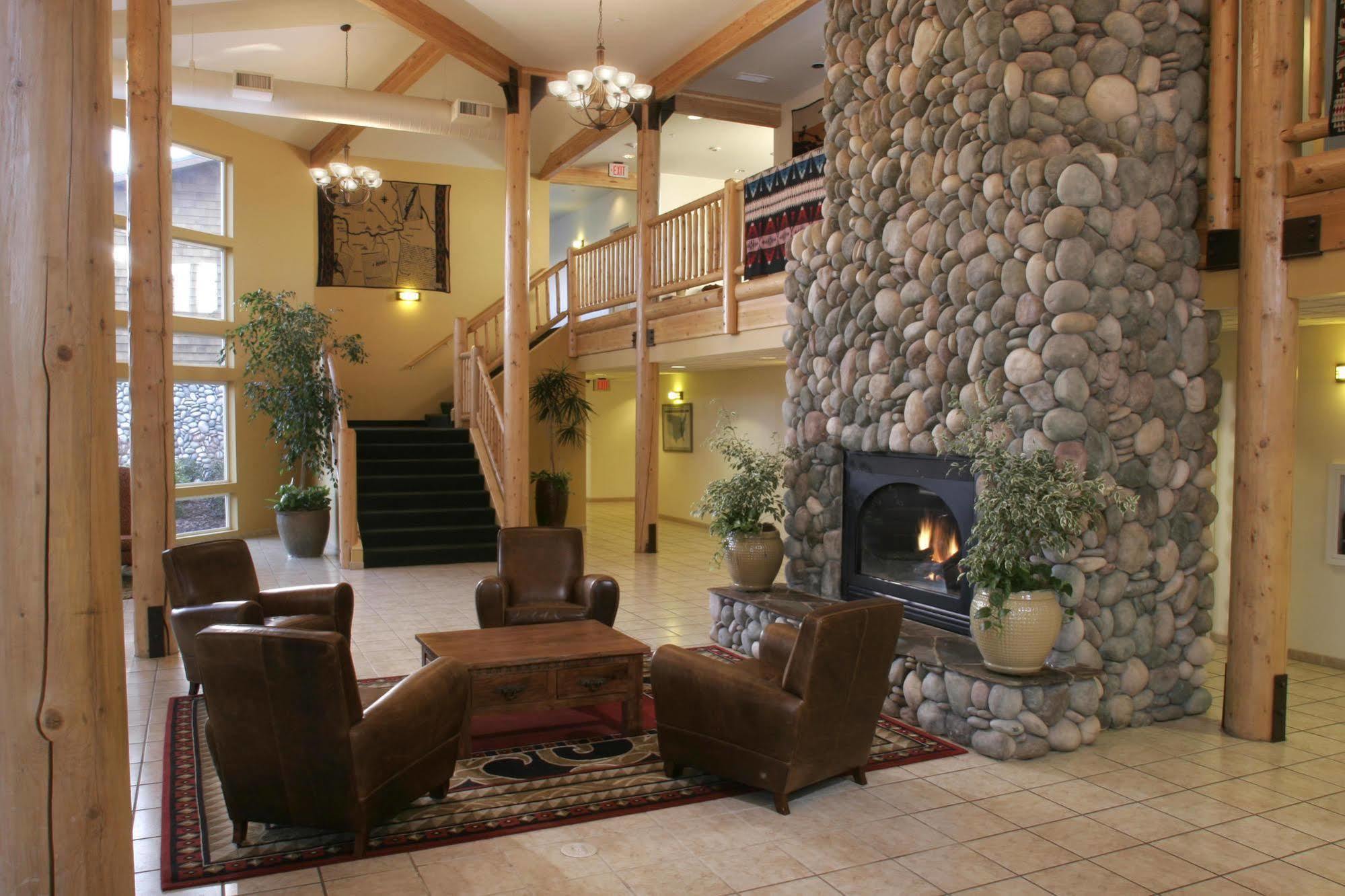 River Lodge And Cabins Boardman Interior photo